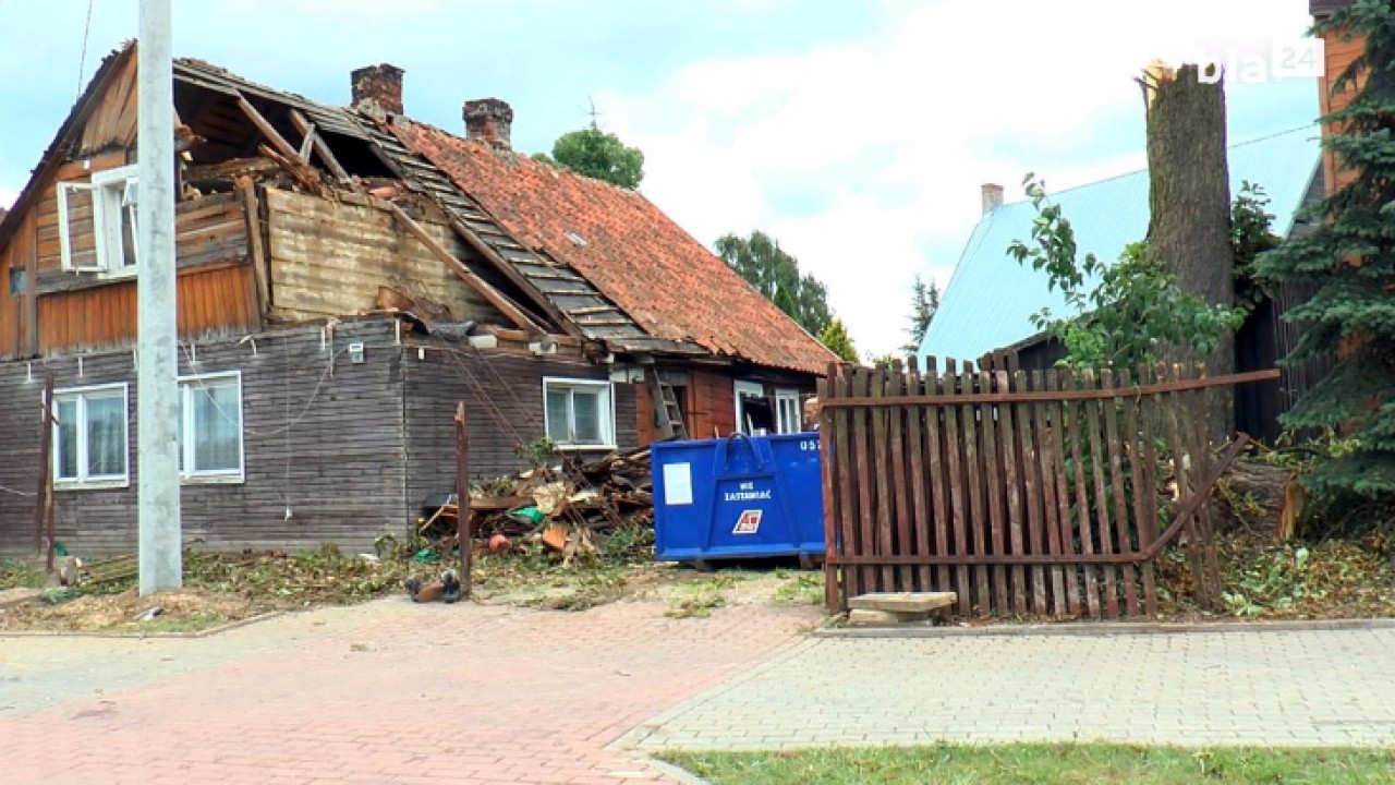 Zniszczony dom przy ul. Wiejskiej /fot. Bia24/ 