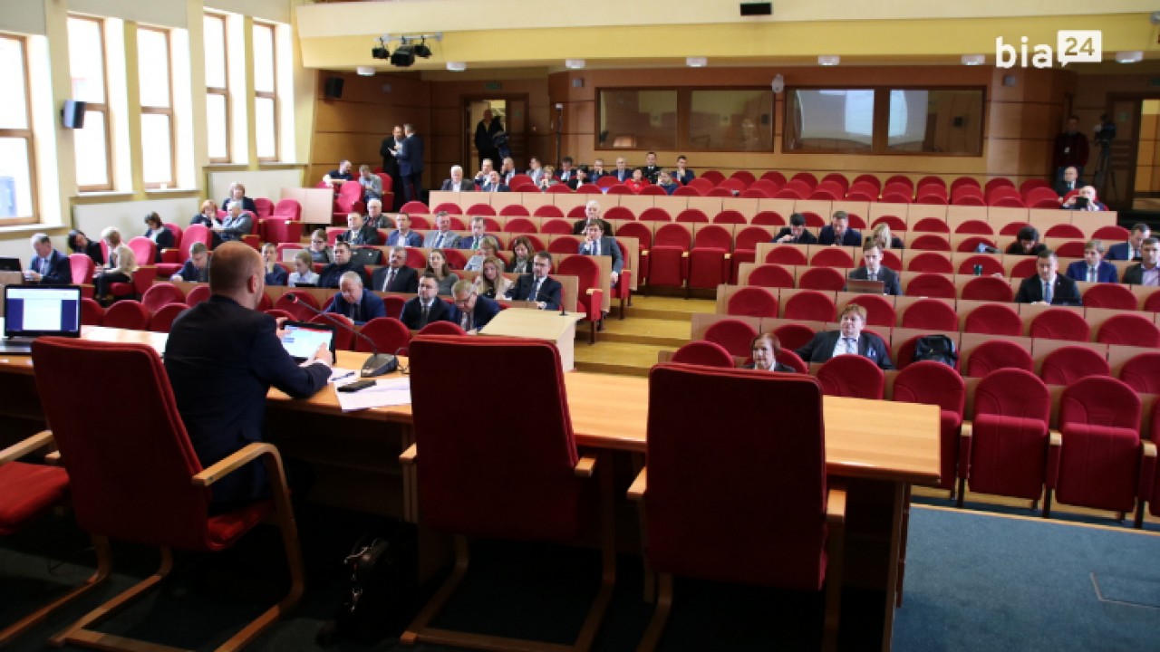 Sesja rady miasta 29 listopada 2018 - obrady prowadzi przewodniczący Łukasz Prokorym /fot. archiwum Bia24/