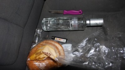 Pusta butelka po&nbsp;wódce, nietrzeźwy pasażer i... pijany kierowca