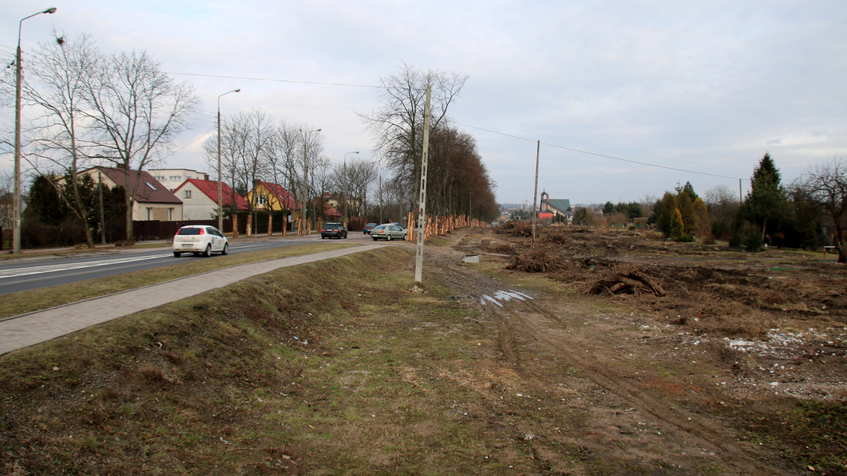 Miejsce na&nbsp;budowę drugiej jezdni ul. Ciołkowskiego już widać /fot. H. Korzenny - Bia24/