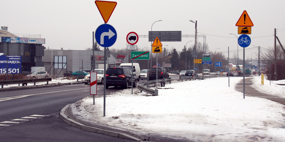 Przejazd na&nbsp;Baranowickiej bez znaków STOP (zdjęcie z&nbsp;24 stycznia 2017) /fot. H. Korzenny/