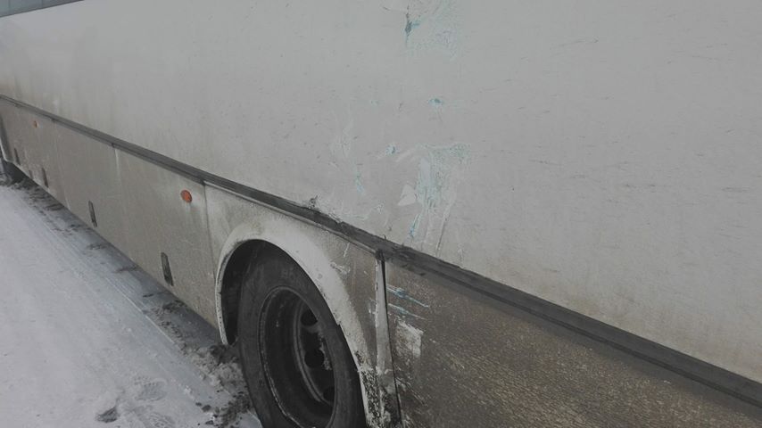 Uszkodzenia autobusu są niewielkie /fot. Aleksandra Bokłaga/