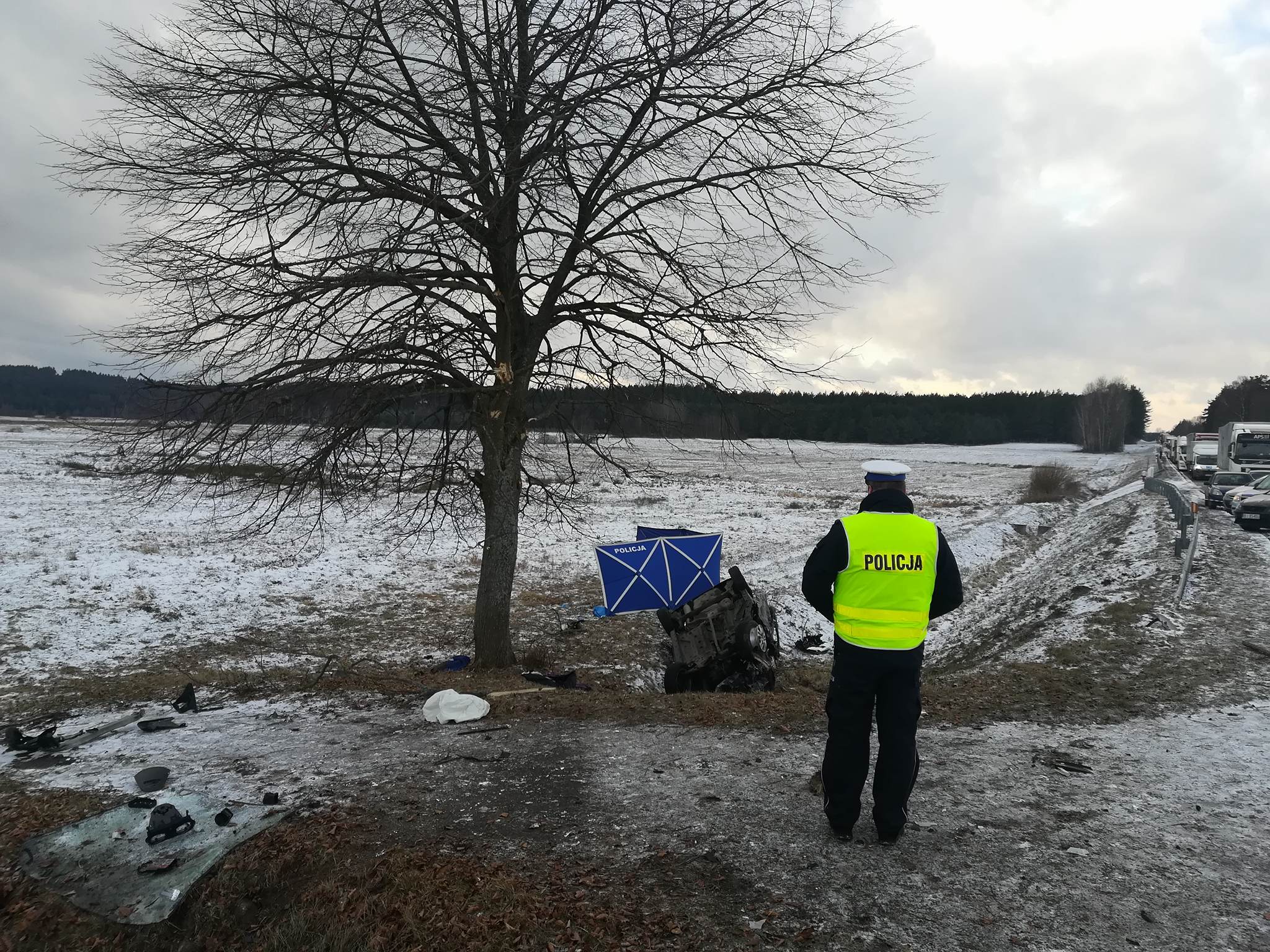 Zdjęcie z&nbsp;miejsca wypadku przekazane nam przez&nbsp;policję ok. godz. 15