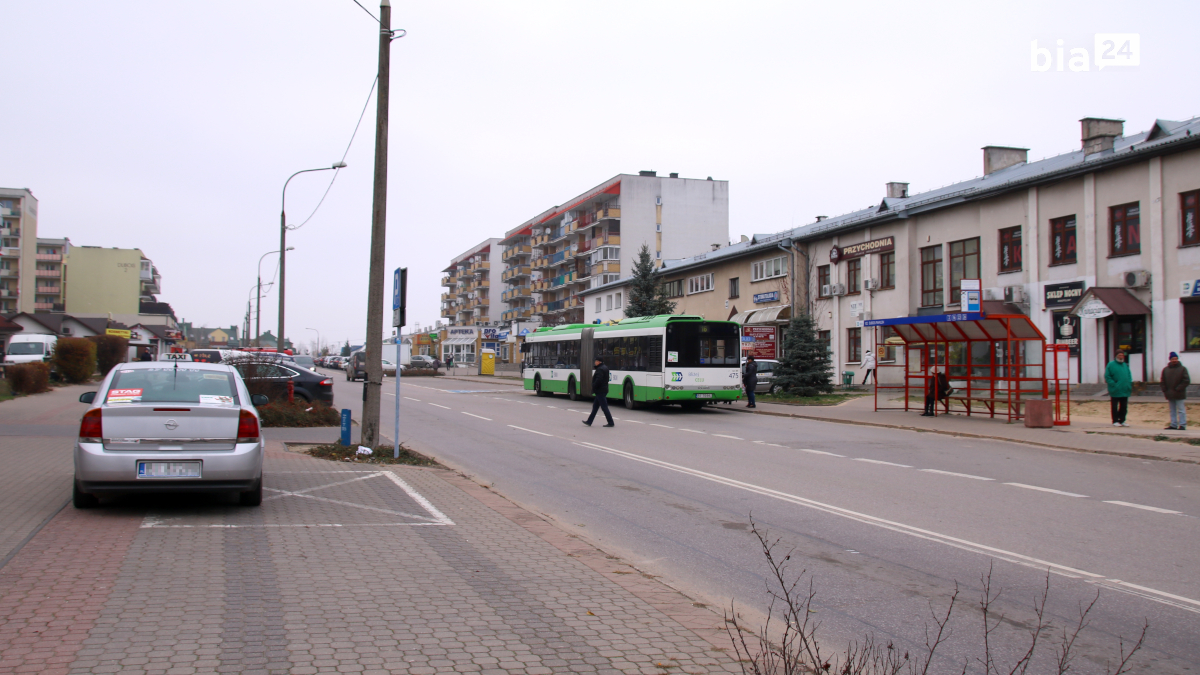 Końcowe przystanki autobusów są teraz w&nbsp;innym miejscu /fot. H. Korzenny/