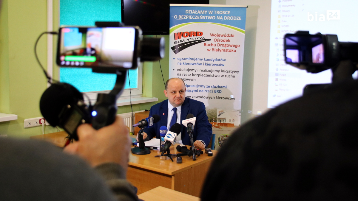Dyrektor WORD Białystok Przemysław Sarosiek podczas konferencji prasowej /fot. H. Korzenny Bia24/