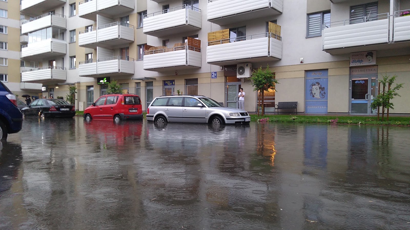 Samochody na&nbsp;miejskim parkingu przy ul. Zachodniej /fot. Czytelnik Bia24/