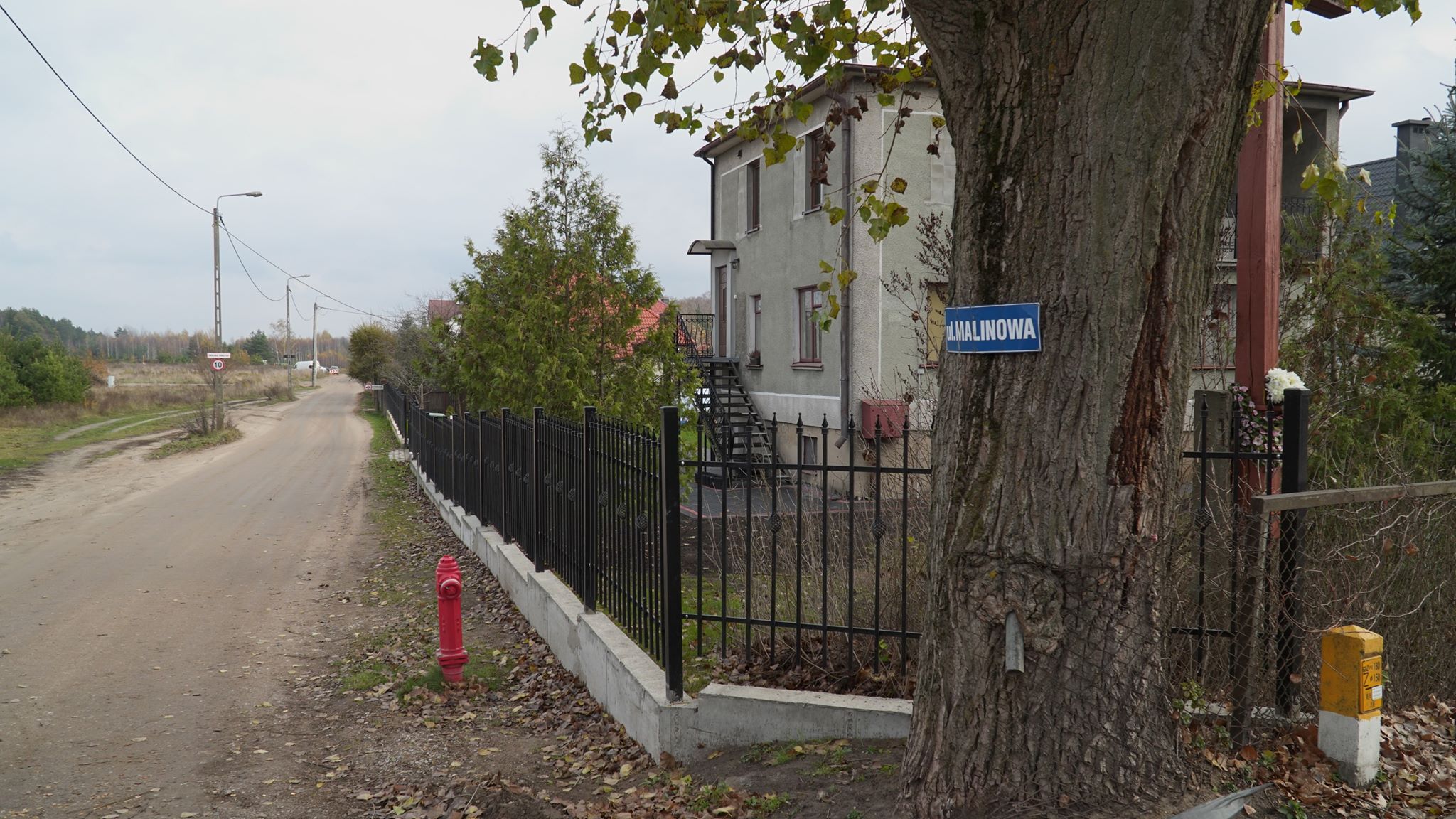 Ulica Malinowa w&nbsp;Grabówce - obecnie jest ulicą gruntową /fot. Bia24/