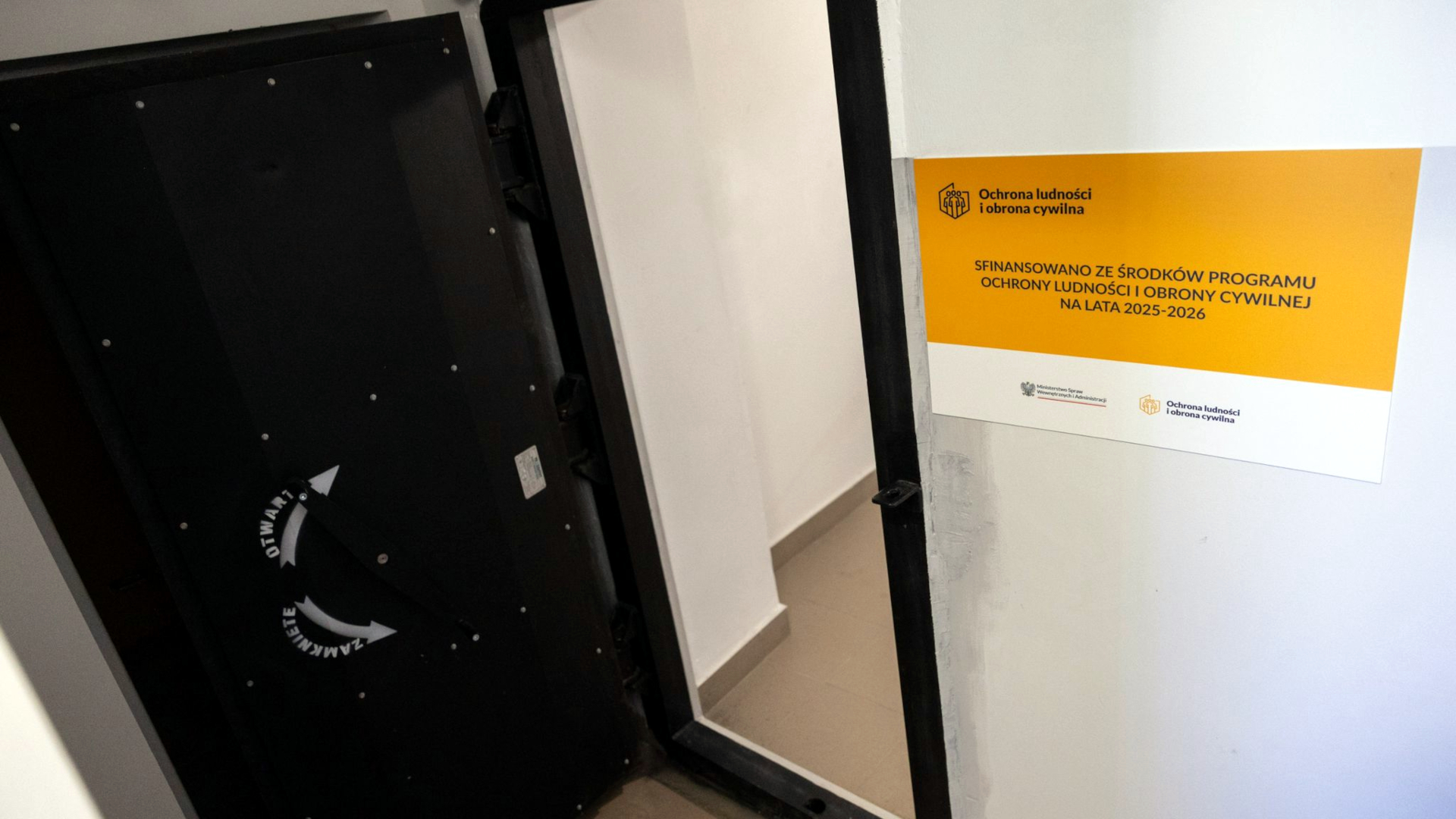 W schronie przy ul. Biał&oacute;wny [fot. M. Kozakiewicz PUW]