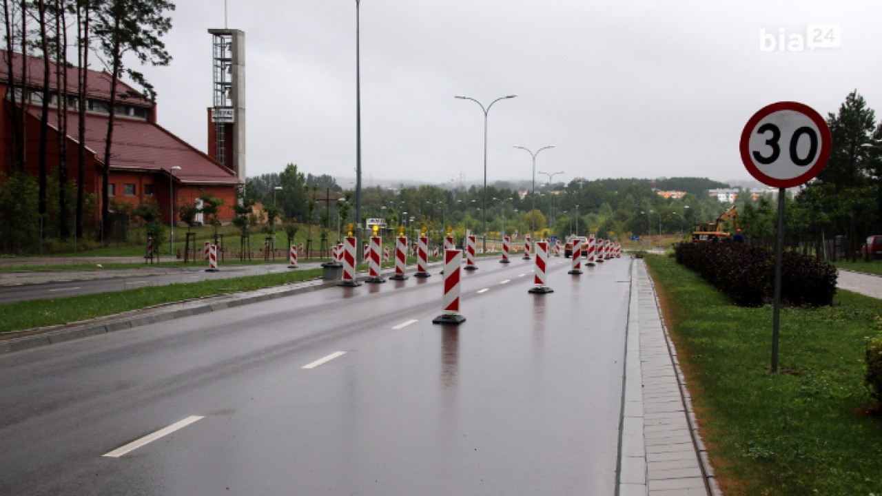 Z dwóch pasów zostaje jeden wąski /fot. H. Korzenny/