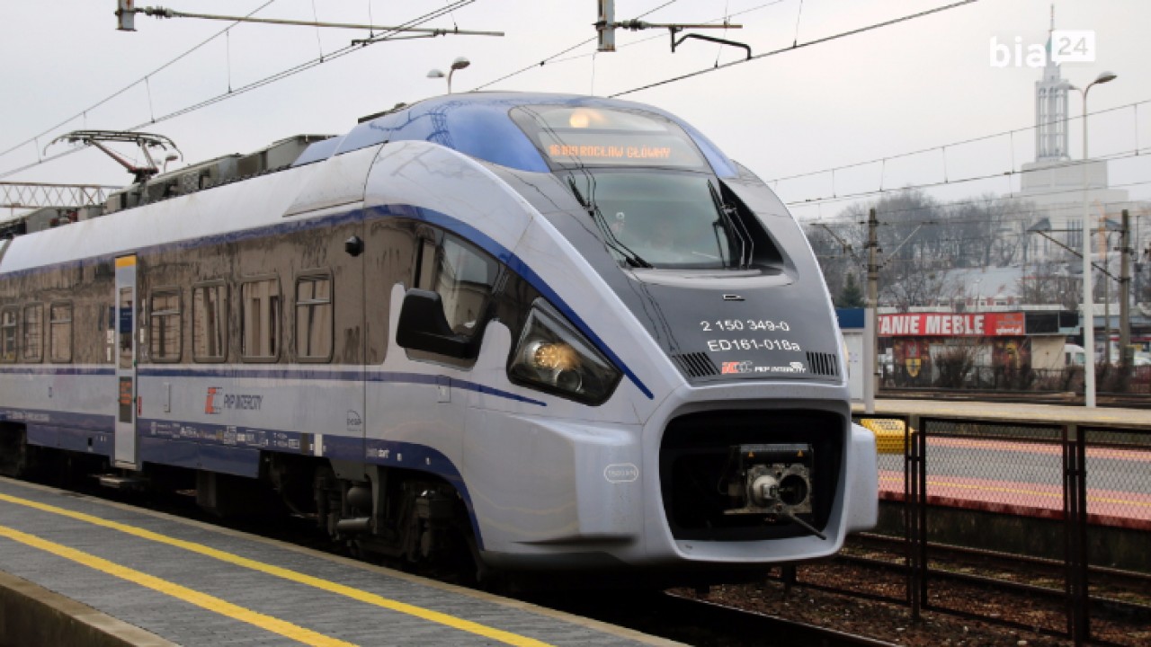 Klkuminutowe zmiany będą też w kursowaniu pociągów PKP Intercity /fot. H. Korzenny-Bia24/