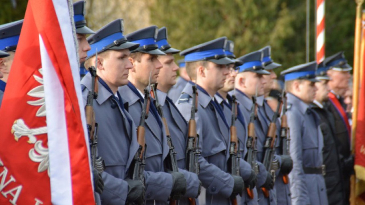 Dzisiaj uroczyście otwarto komisariat policji w Czarnej Białostockiej.  
