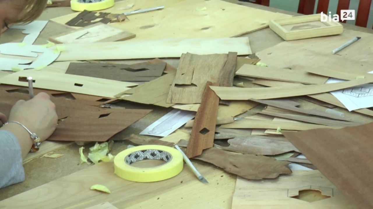 VIDEO. Drewno w&nbsp;drewnie, czyli cuda intarsji