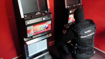 Hazard na&nbsp;nielegalnych automatach