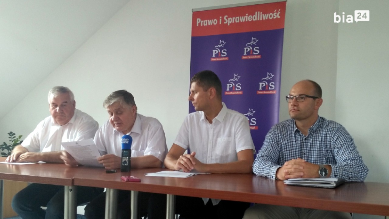 Liderzy PiS podczas konferencji prasowej /fot. H. Korzenny/