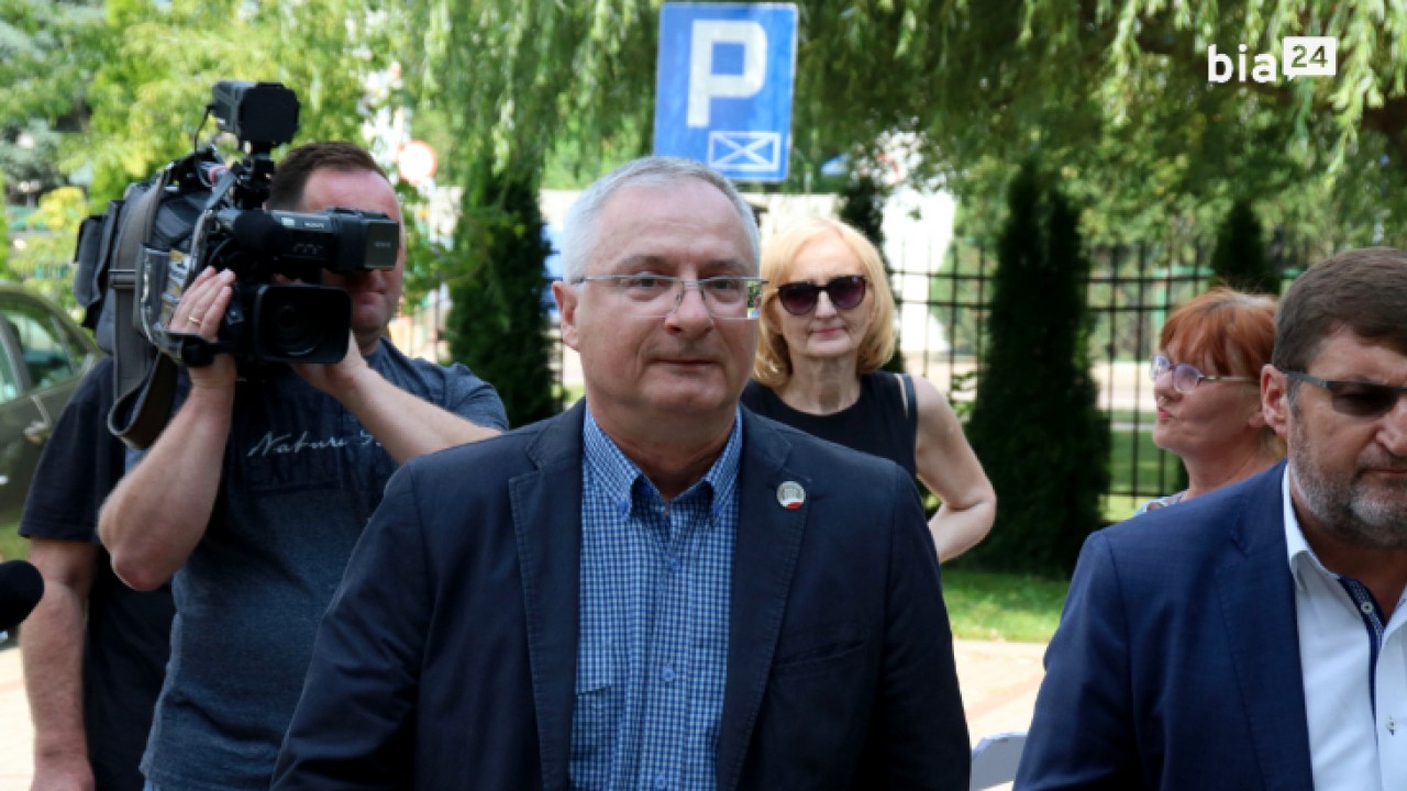 Gen. Krzysztof Bondaryk przed prokuraturą /fot. H. Korzenny/ 