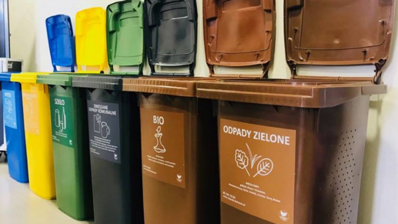 VIDEO. Kolorowa rewolucja, czyli nowe zasady segregacji odpadów. 1 października wiele się zmieni