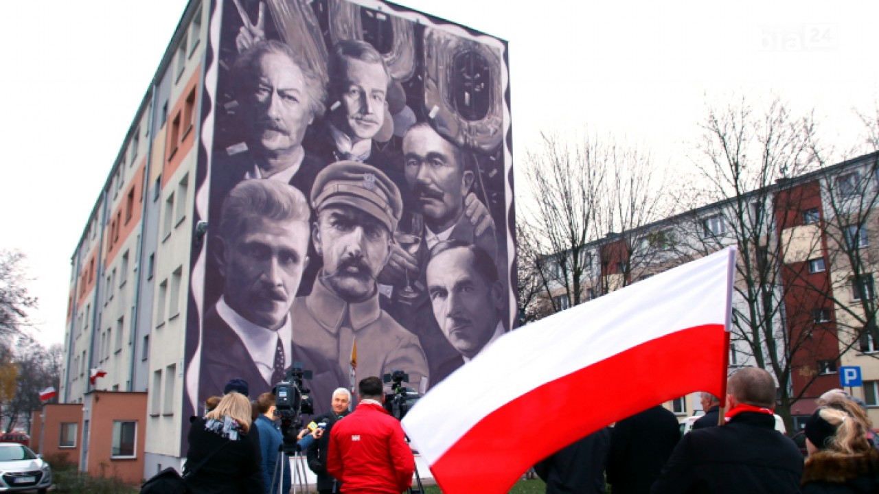 Odsłonięcie muralu przy ul. Zwierzynieckiej /fot. H. Korzenny/