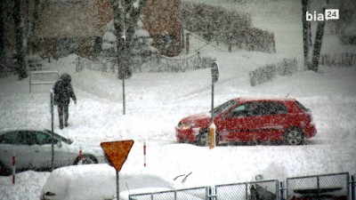 Śnieżyca sparaliżowała Białystok. Lepiej zostać w&nbsp;domu