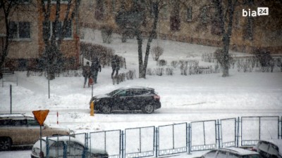 Gęsty śnieg i&nbsp;wiatr - na&nbsp;drogach niebezpiecznie