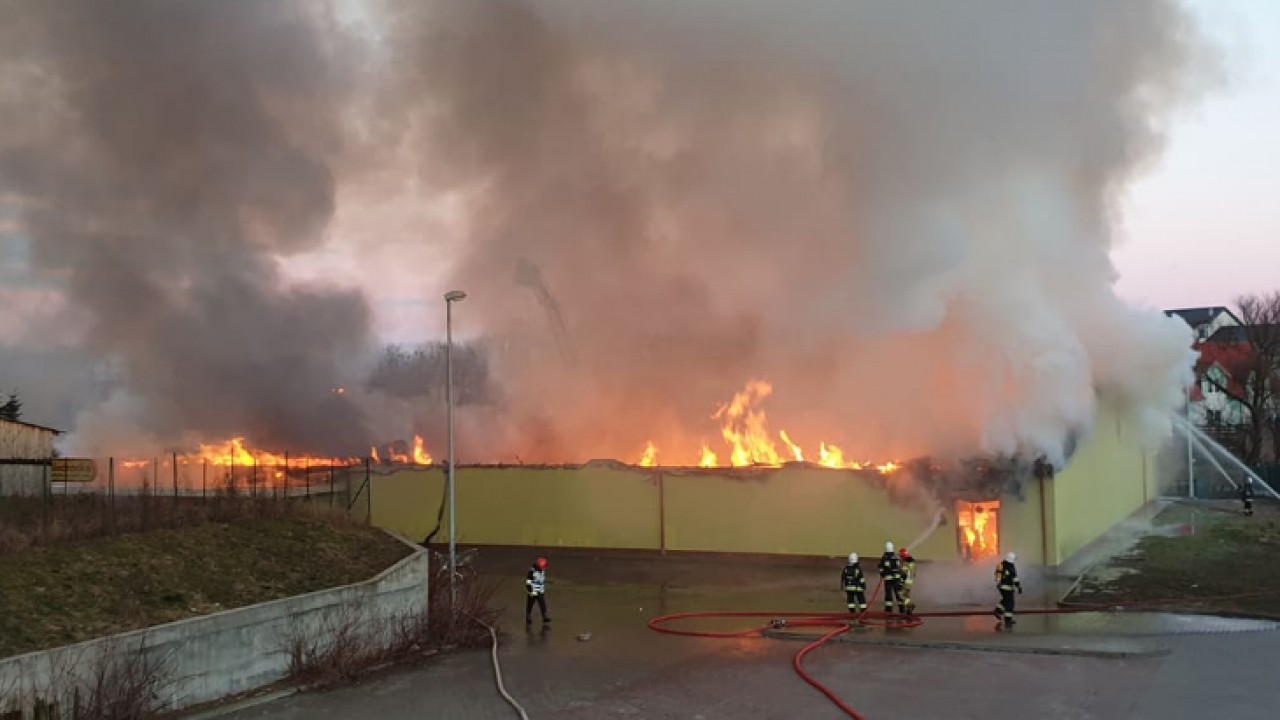 Pożar sklepu Biedronka /fot. grajewo24.pl/