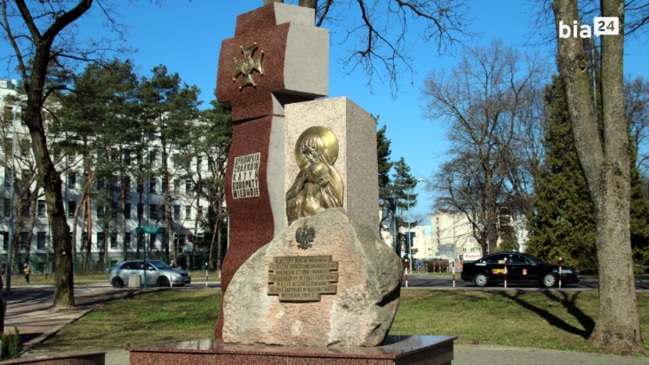 Pomnik - Krzyż Katyński w Białymstoku /fot. archiwum Bia24/ 