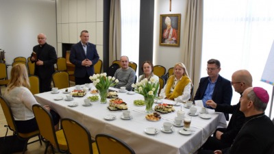 Prof. dr hab. Małgorzata Książek-Czermińska laureatką XXV Ogólnopolskiej Nagrody Literackiej im. Franciszka Karpińskiego