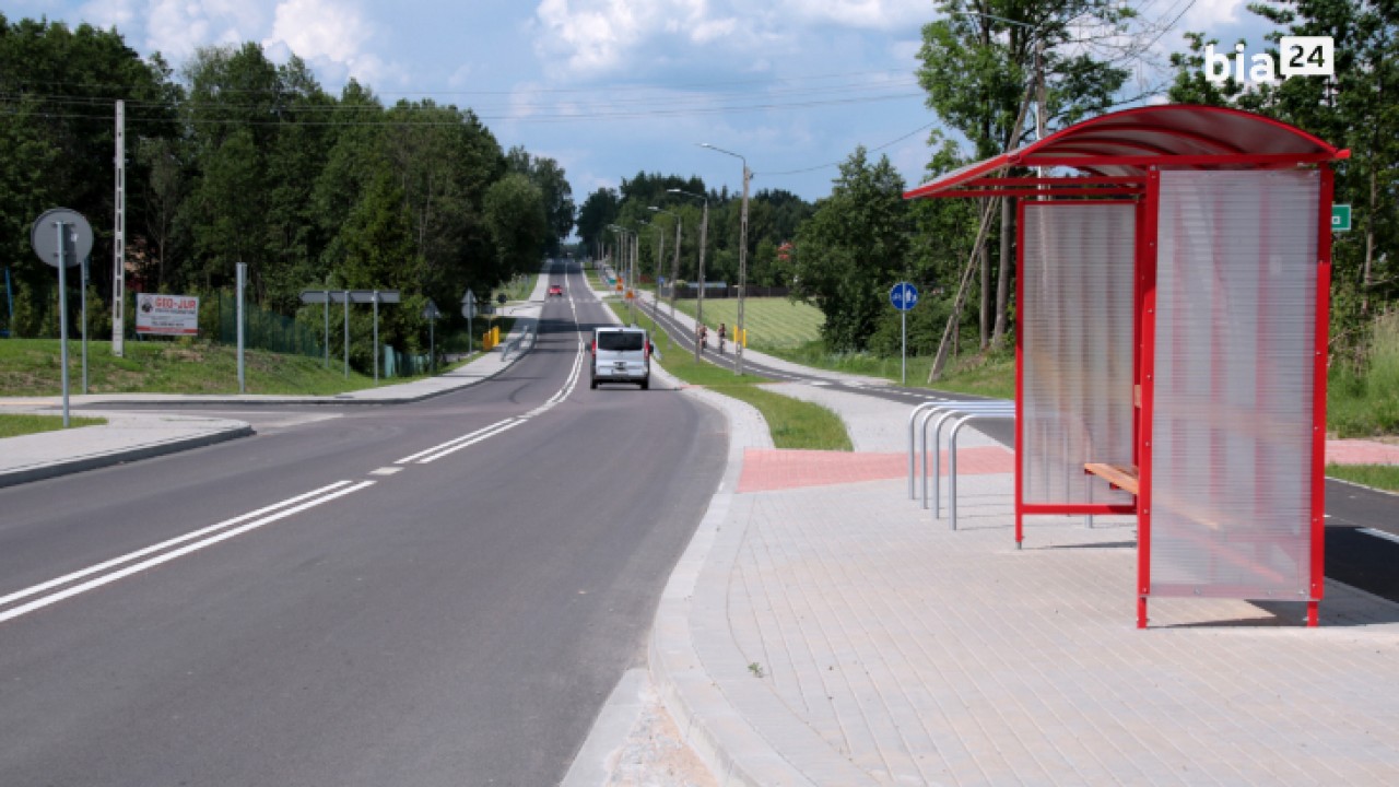 Droga, chodniki, ścieżka rowerowa - już standard /fot. H. Korzenny Bia24/  