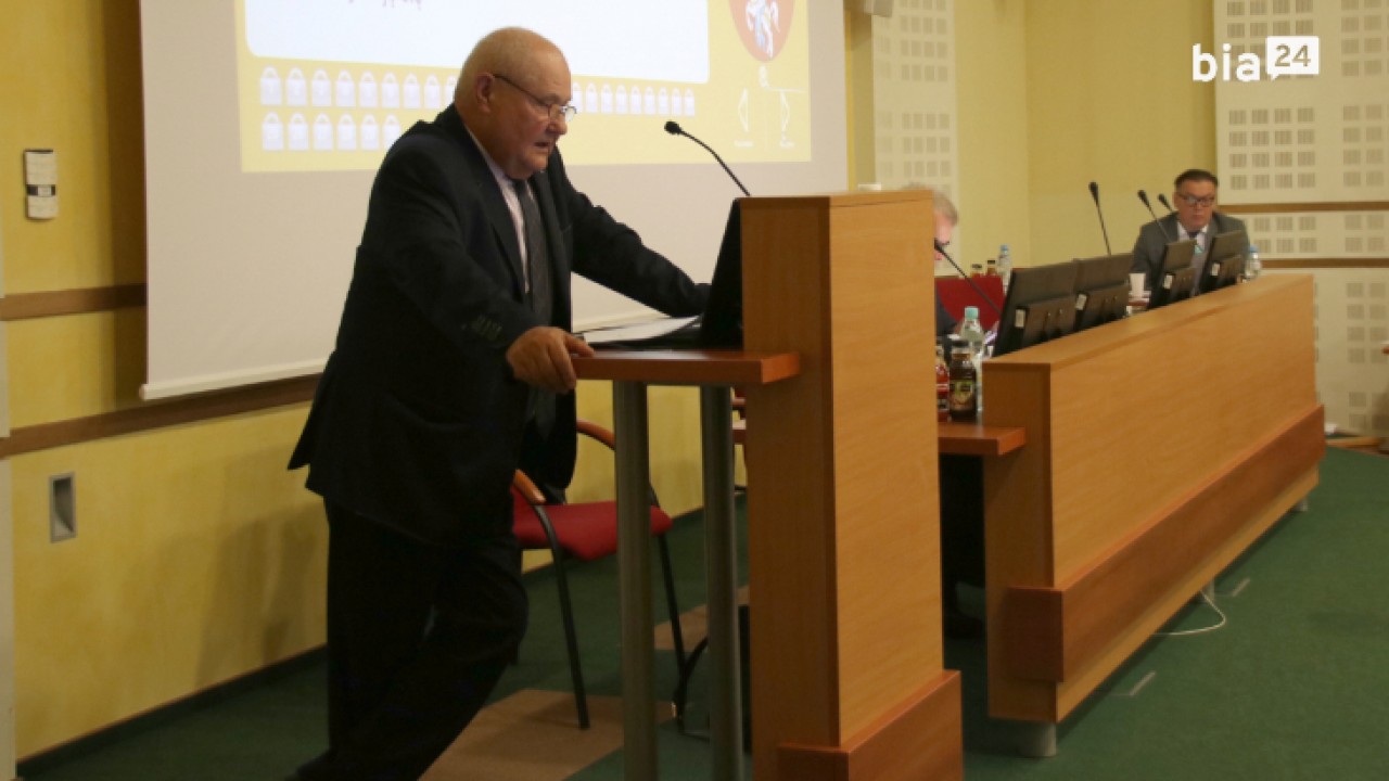 Skarbnik województwa Henryk Gryko podczas sesji sejmiku /fot. archiwum Bia24/
