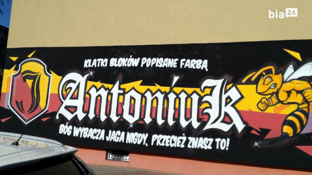 Mural na jednym z bloków przy ul. Antoniukowskiej /fot. H. Korzenny Bia24/