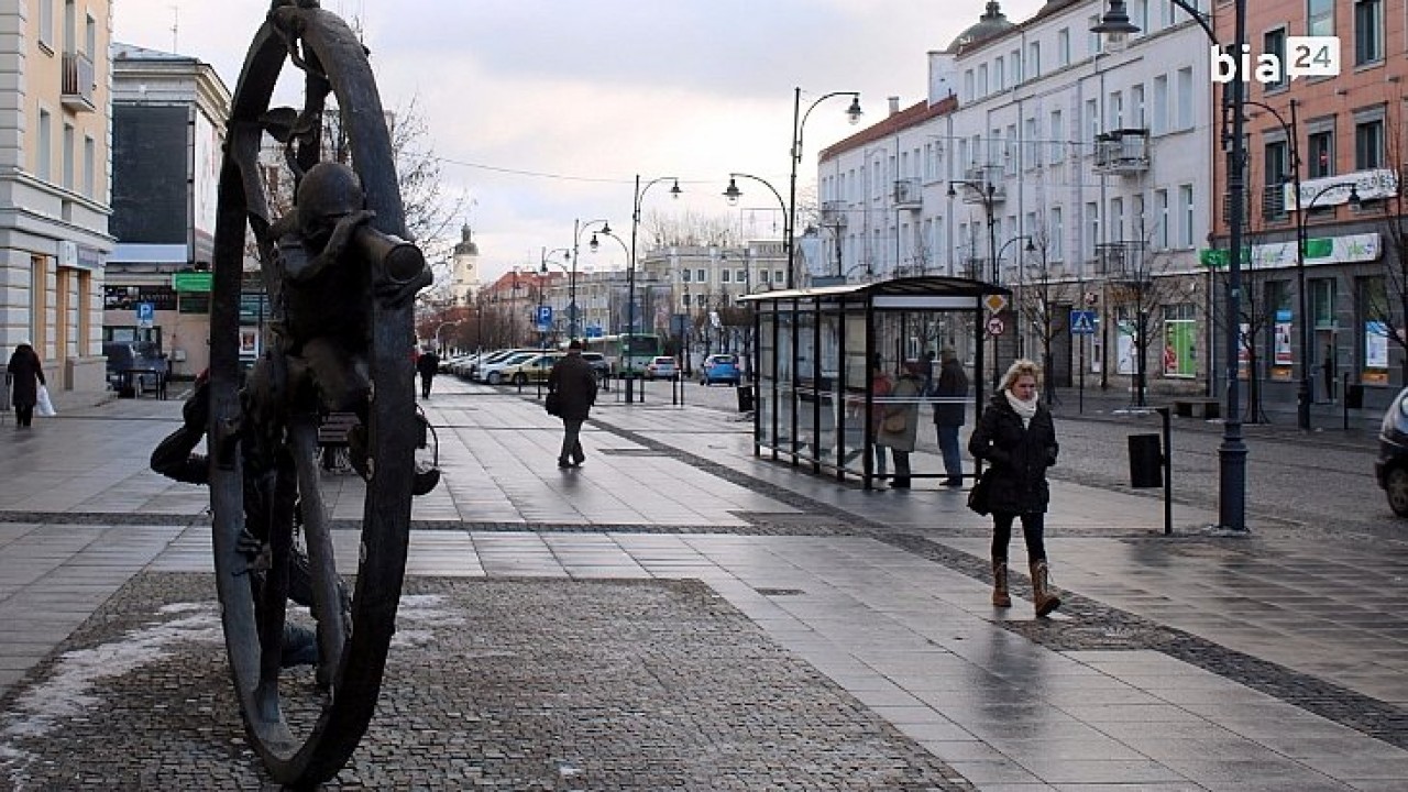 Rzeźba w centrum Białegostoku /for. archiwum Bia24/