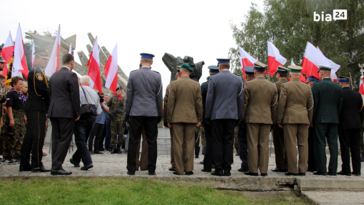 Uroczystości przed Pomnikiem Obrońców Białegostoku na Wysokim Stoczku /fot. archiwum Bia24/