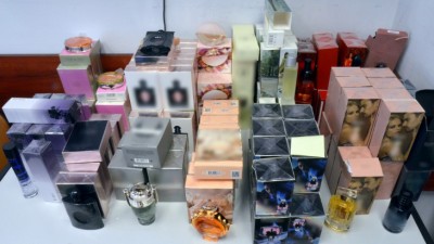 Podrobione perfumy w&nbsp;przesyłce kurierskiej