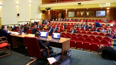 Sesja rady miasta przerwana. Głosowanie nad podwyżkami 20 grudnia