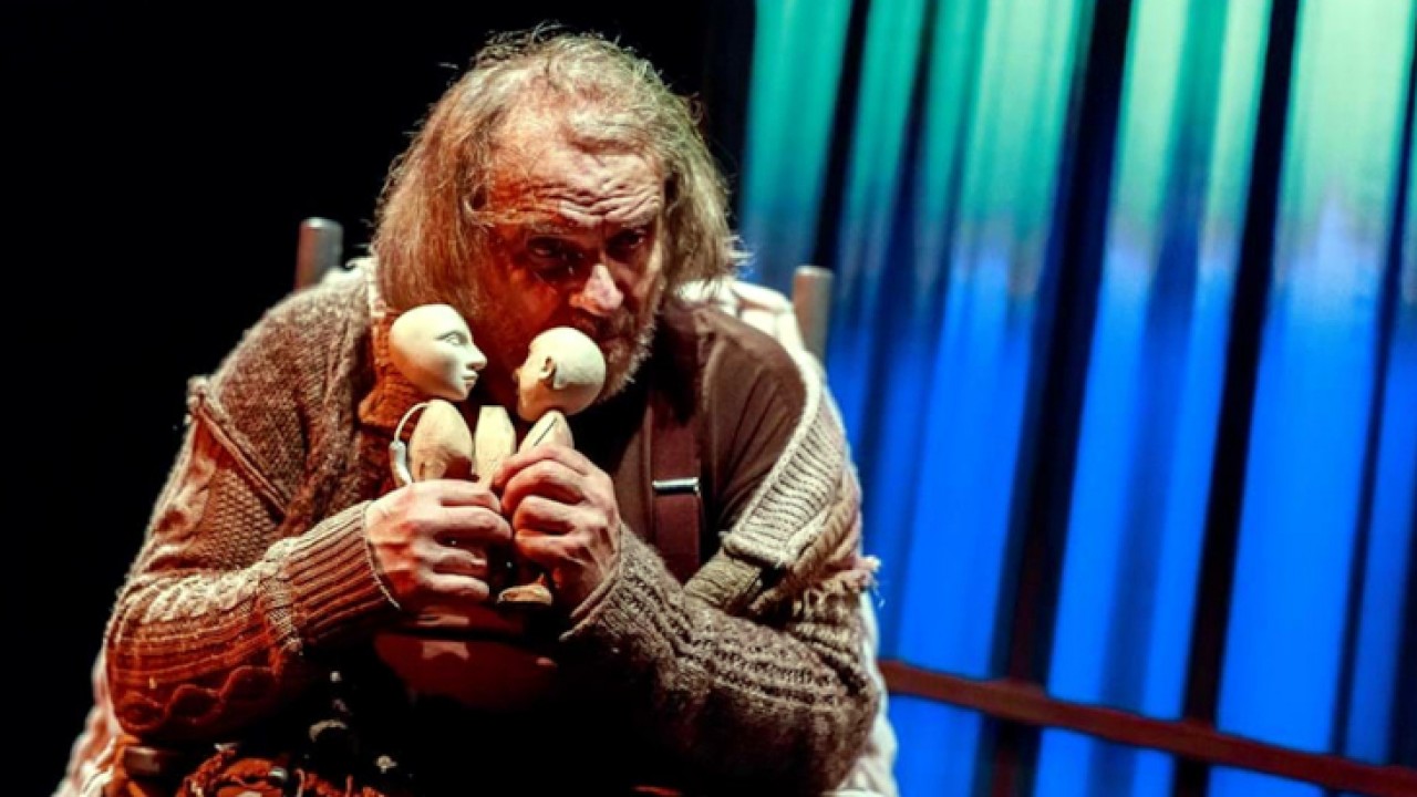 Ryszard Doliński w spektaklu ONY, reż. Jacek Malinowski /fot. Białostocki Teatr Lalek/ 