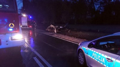 WYPADEK. Zginął po&nbsp;zderzeniu czołowym