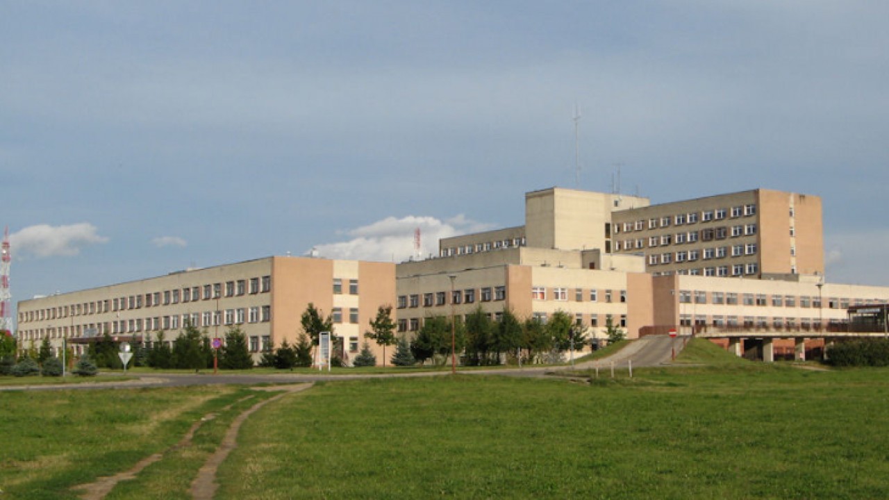 Szpital wojewódzki w Łomży /fot. P. Korzeniecki Wikimedia.org/
