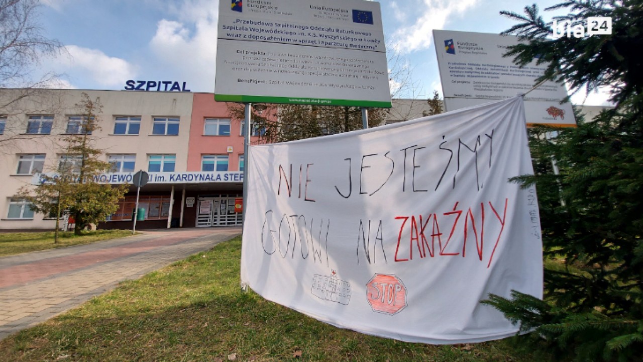 Protest przed szpitalem w Łomży /fot. H. Korzenny Bia24/