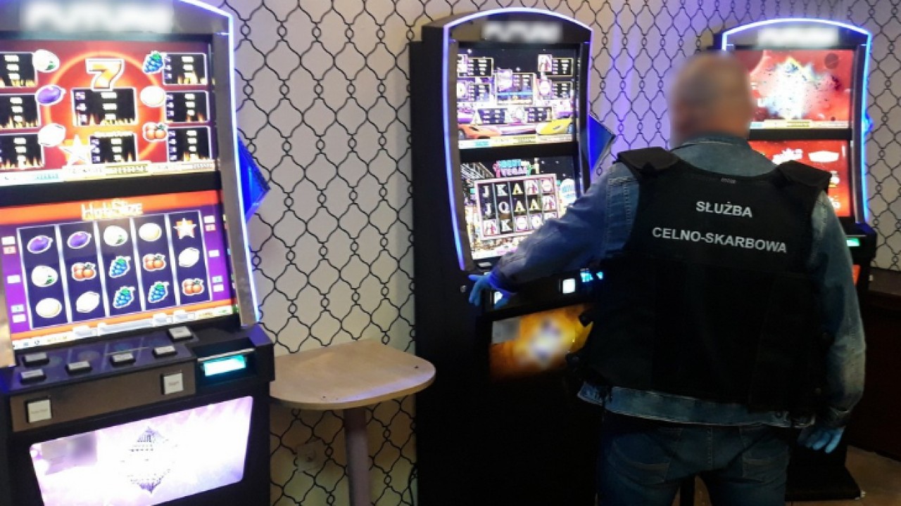Nielegalne automaty do gier hazardowych /fot. Podlaska KAS/