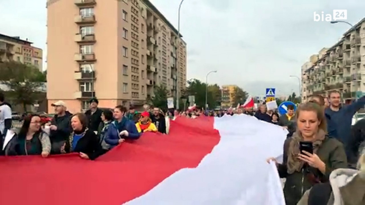 VIDEO. Marsz Stop Covid Białystok oficjalnie przeciwko rządowi