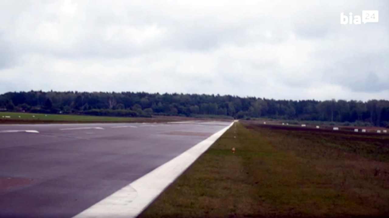 Pas startowy i przeszkody lotnicze na drodze do rozwoju lotniska Krywlany /fot. archiwum Bia24/ 