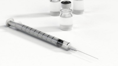 Darmowe i&nbsp;dobrowolne - rząd zapowiada szczepienia przeciwko koronawirusowi