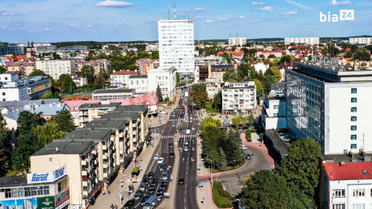 Białystok, w oddali budynek urzędu miejskiego /fot. archiwum Bia24/