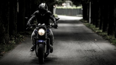 Sprzedaż motocykla - co powinno znaleźć się w&nbsp;umowie?