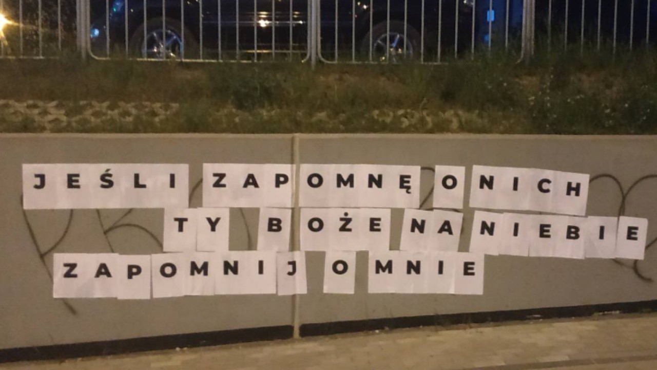 Napis na murze na Trasie Niepodległości /fot. Czytelniczka Bia24/ 