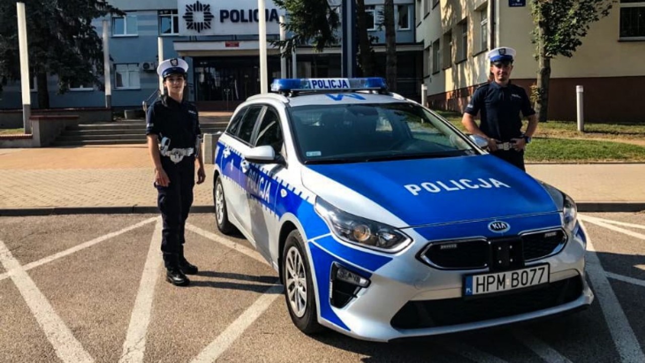 Policjanci pomogli szybko dowieźć dziecko do lekarza /fot. KMP Białystok/
