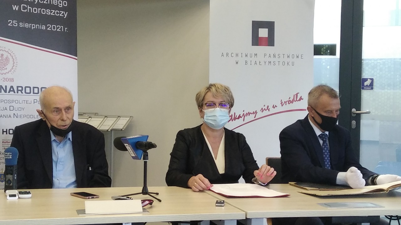 Archiwum Państwowe w Białymstoku po raz pierwszy publicznie pokazało dwie archiwalne księgi pacjentów Szpitala Psychiatrycznego w Choroszczy z lat 1939-1941.