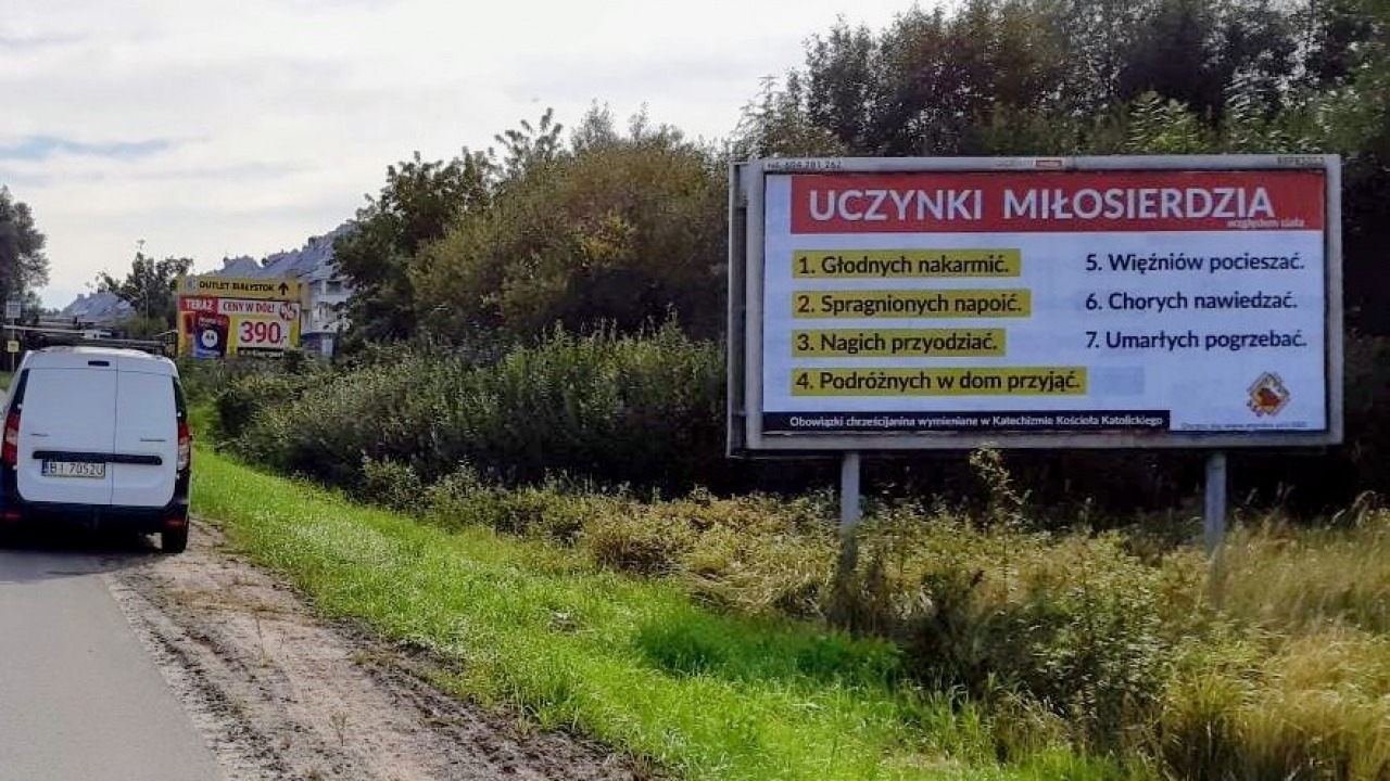 Takie billboardy zawisły w Sokółce, Wasilkowie i Zabłudowie (Fot. Spontaniczny Sztab Obywatelski) 