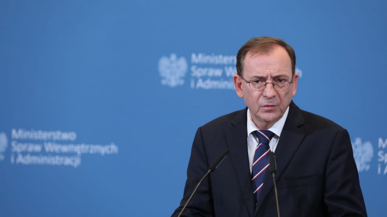 Minister Mariusz Kamiński podczas konferencji prasowej [fot. MSWiA] 