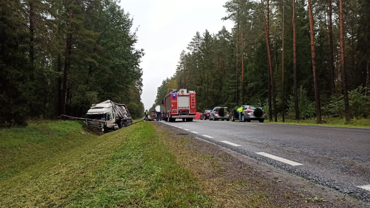 Cztery osoby zginęły w wypadku samochodowym na trasie Białystok - Bobrowniki / fot. KMP Białystok