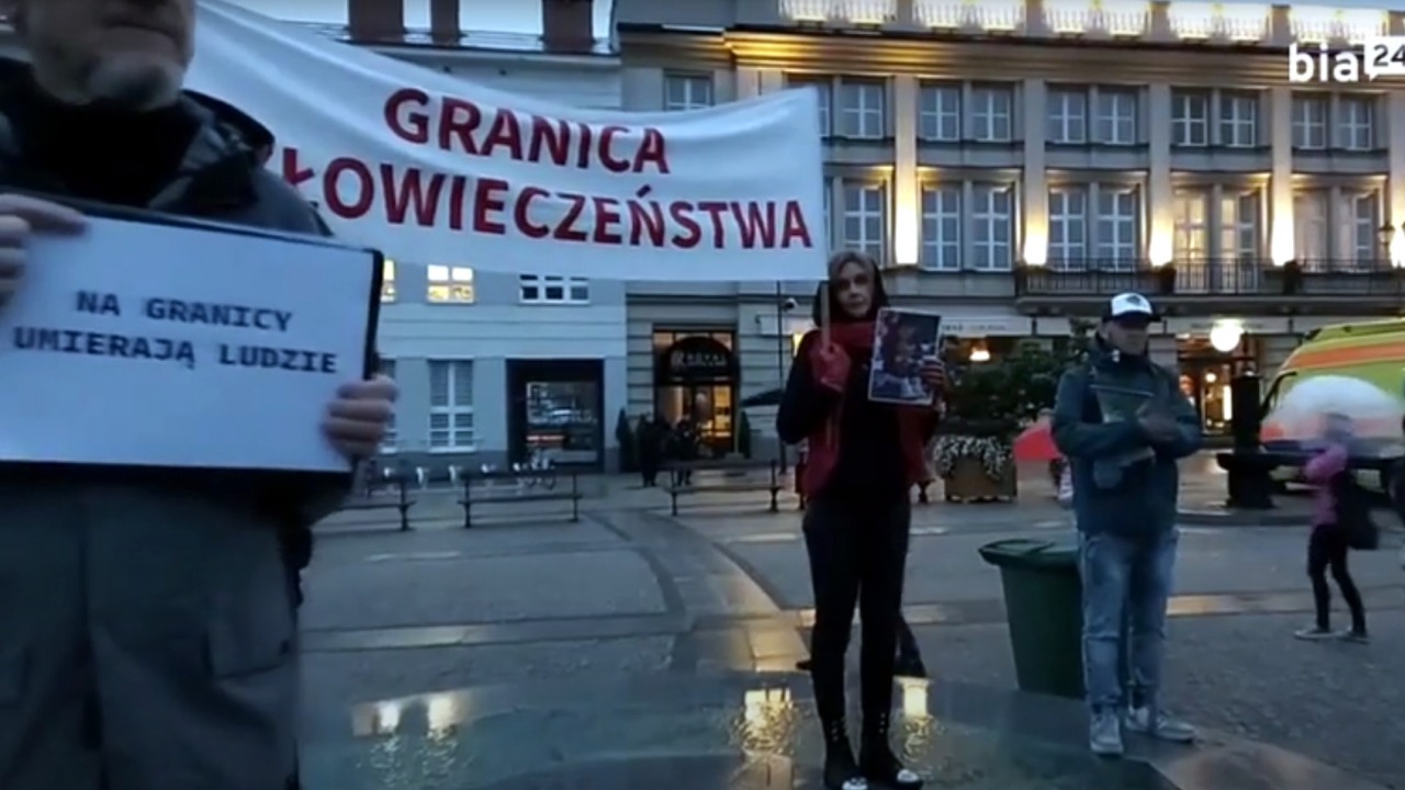 VIDEO. Manifestacja od&nbsp;krytyki polskiego rządu po&nbsp;krytykę reżimu w&nbsp;Białorusi
